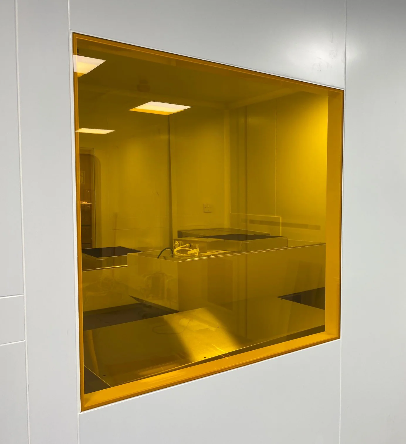 Amber 81 UV Protection | Full Roll | 1524mm x 30m - Image 8