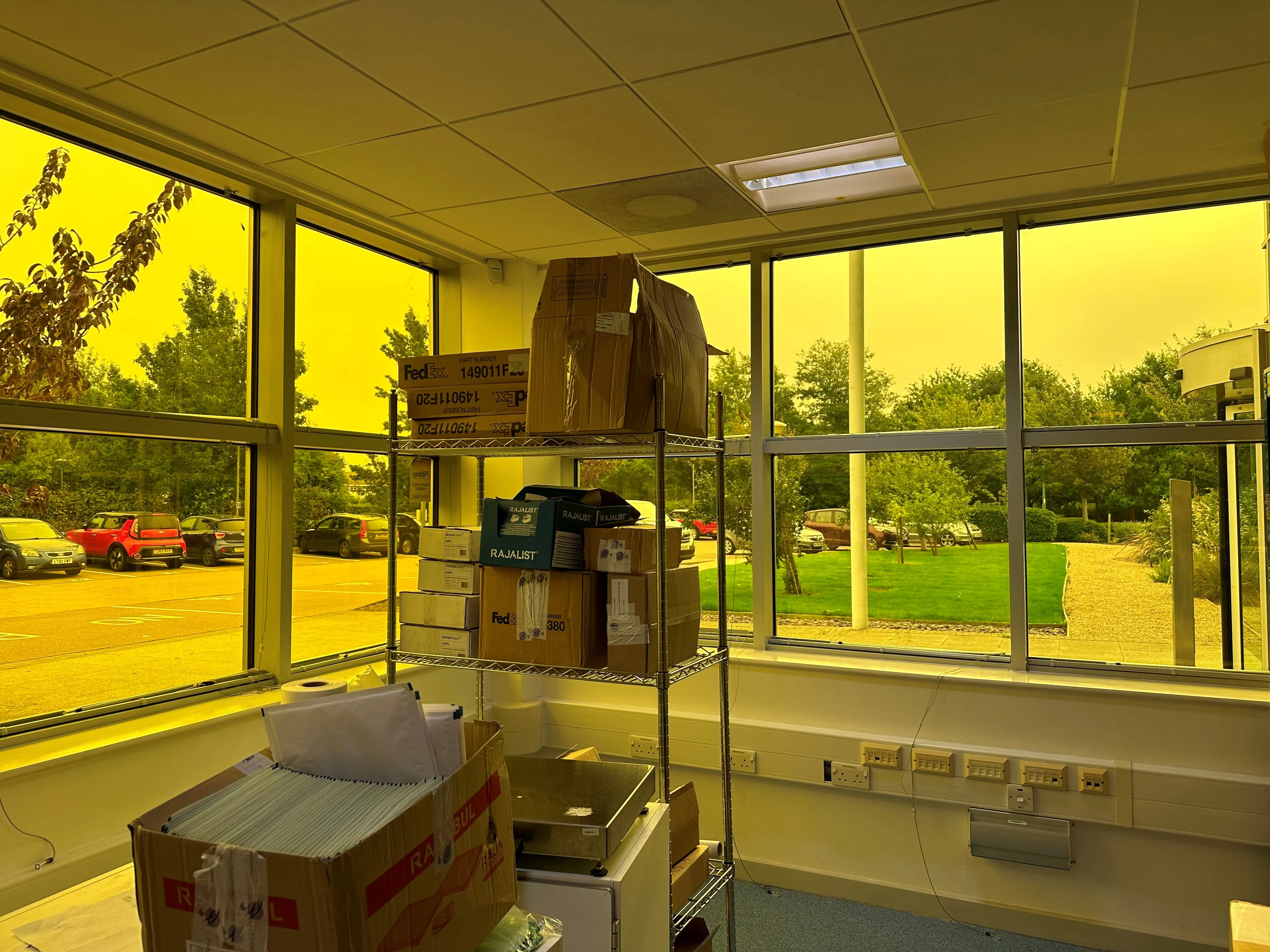 Amber 81 UV Protection | Full Roll | 1524mm x 30m - Image 9