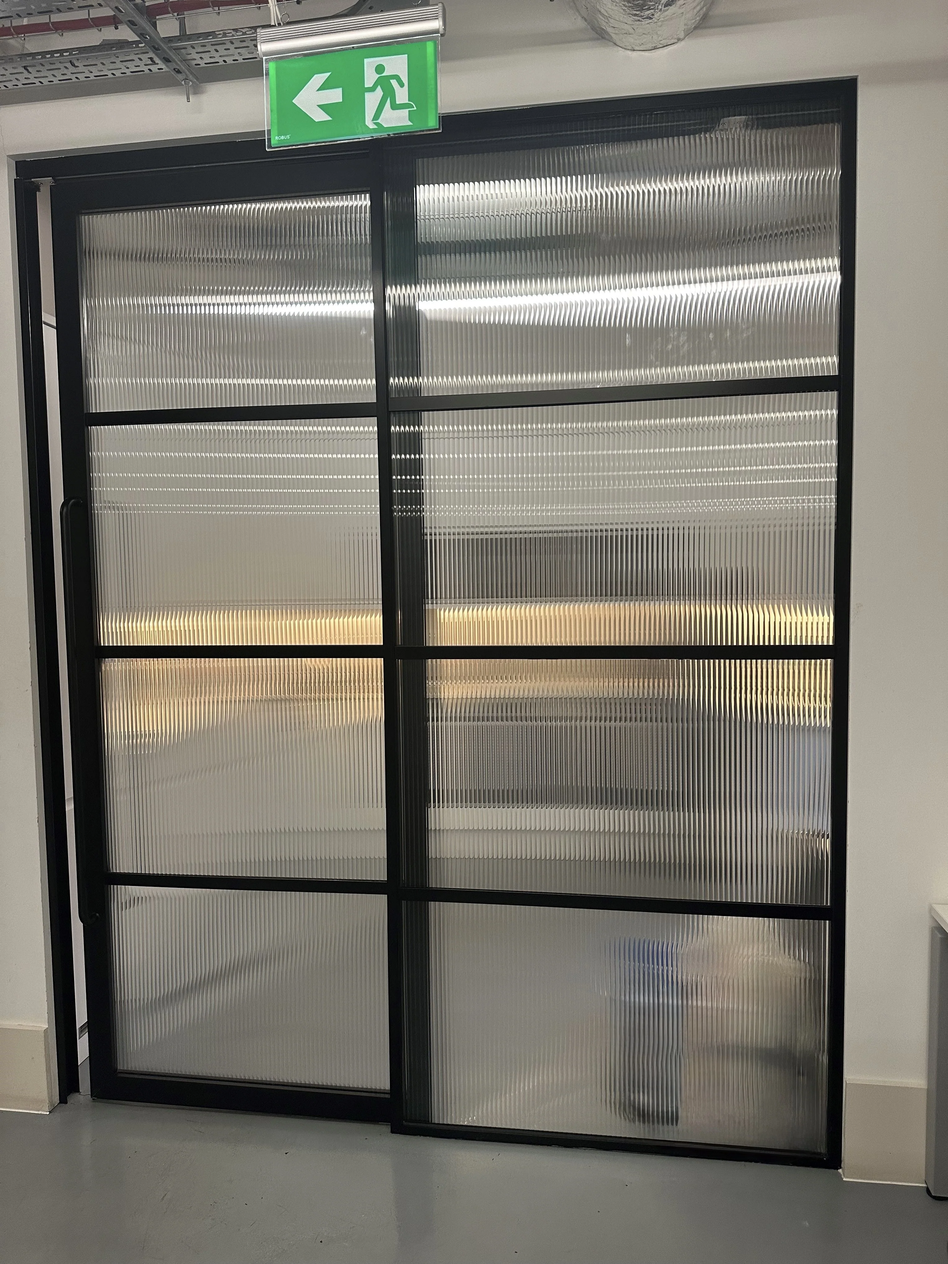 Evoke Reeded Window Film | Full Roll | 1.5m x 30m - Image 10