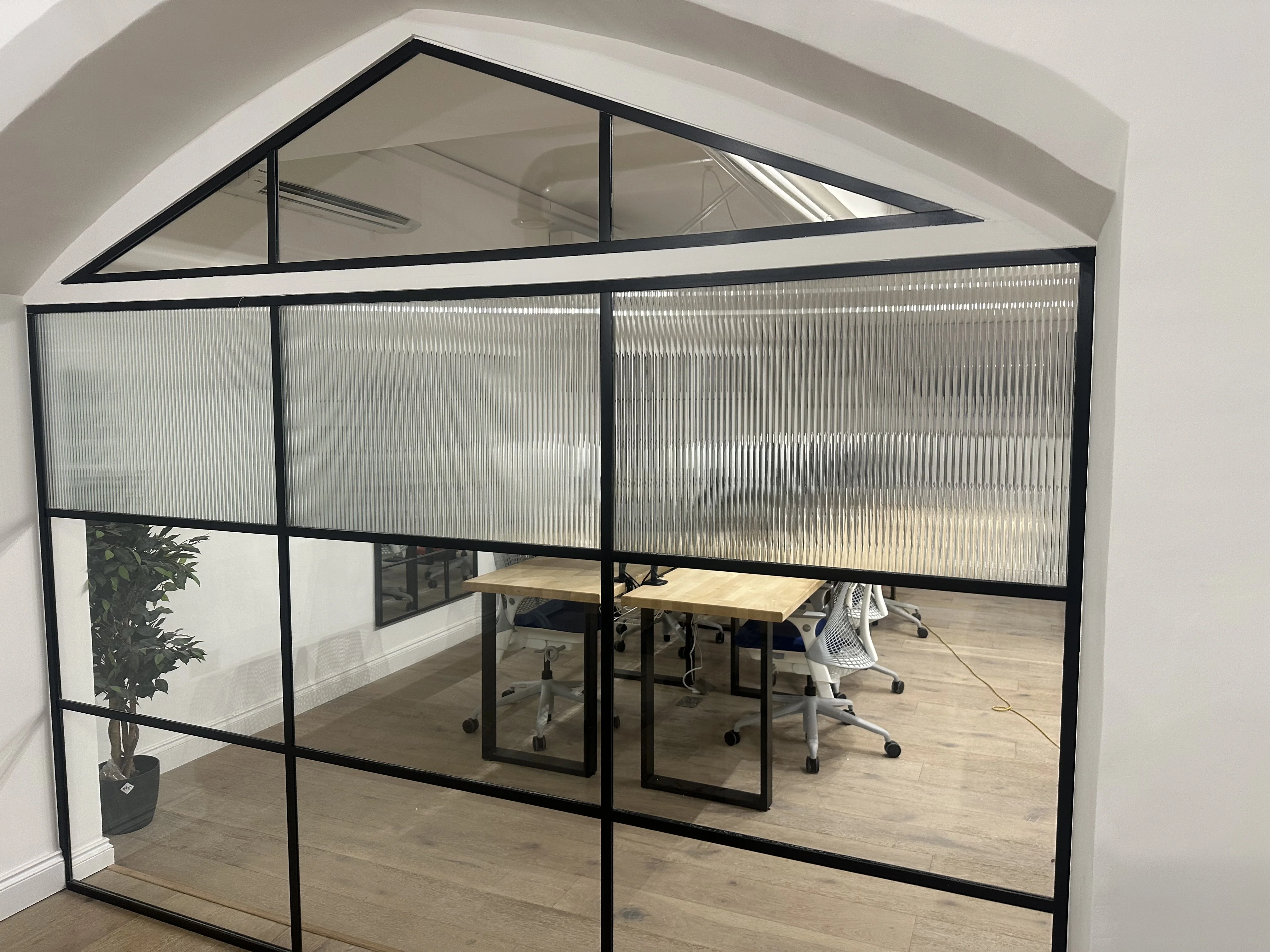 Evoke® Reeded Window Film | Full Roll | 1.5m x 30m - Image 15