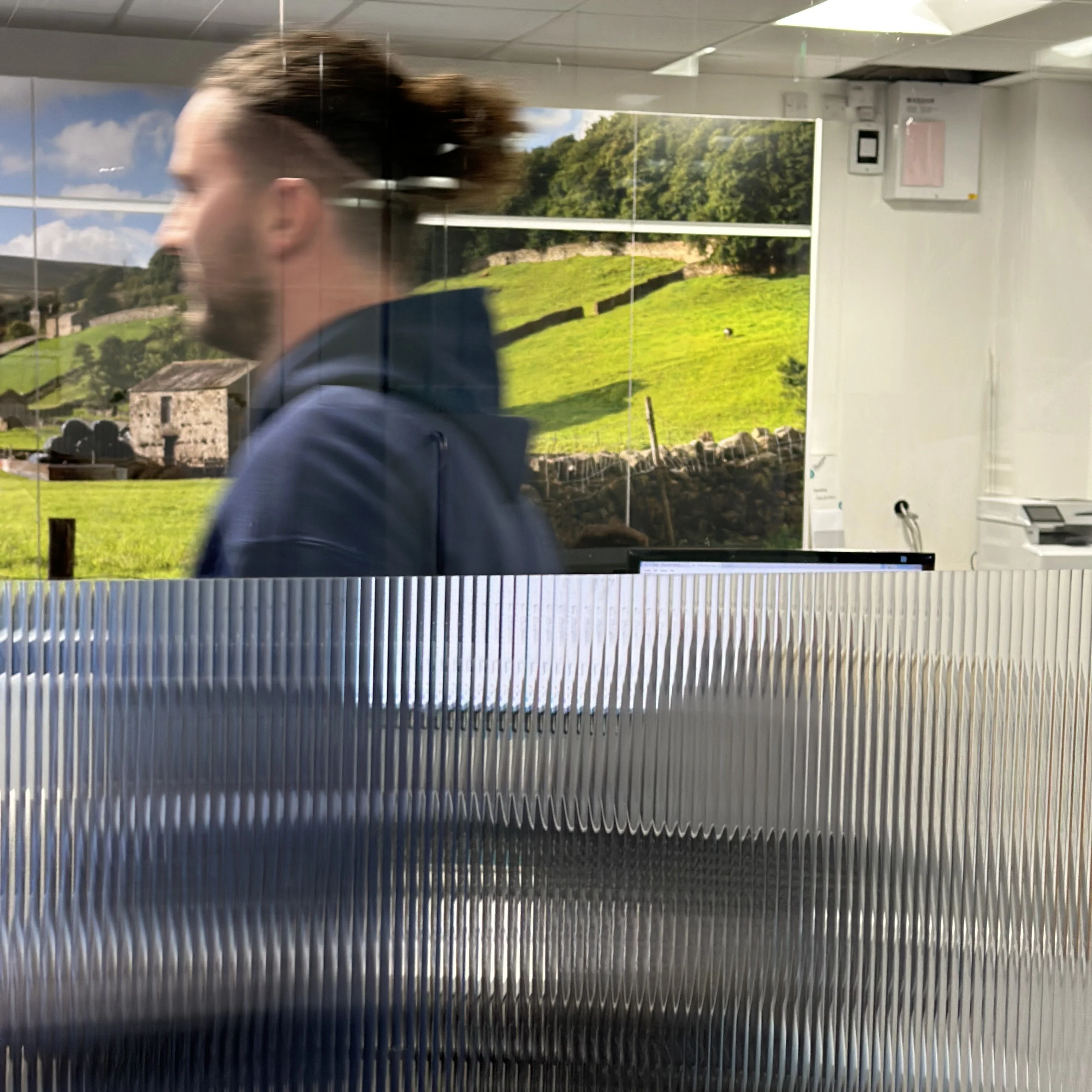 Evoke® Reeded Window Film | Full Roll | 1.5m x 30m - Image 19