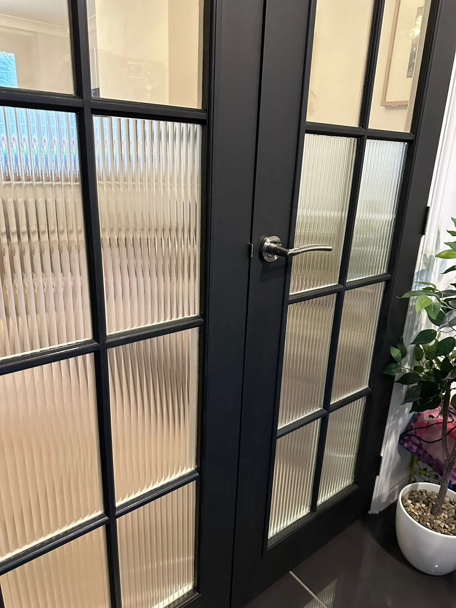 Evoke Reeded Window Film | Full Roll | 1.5m x 30m - Image 21