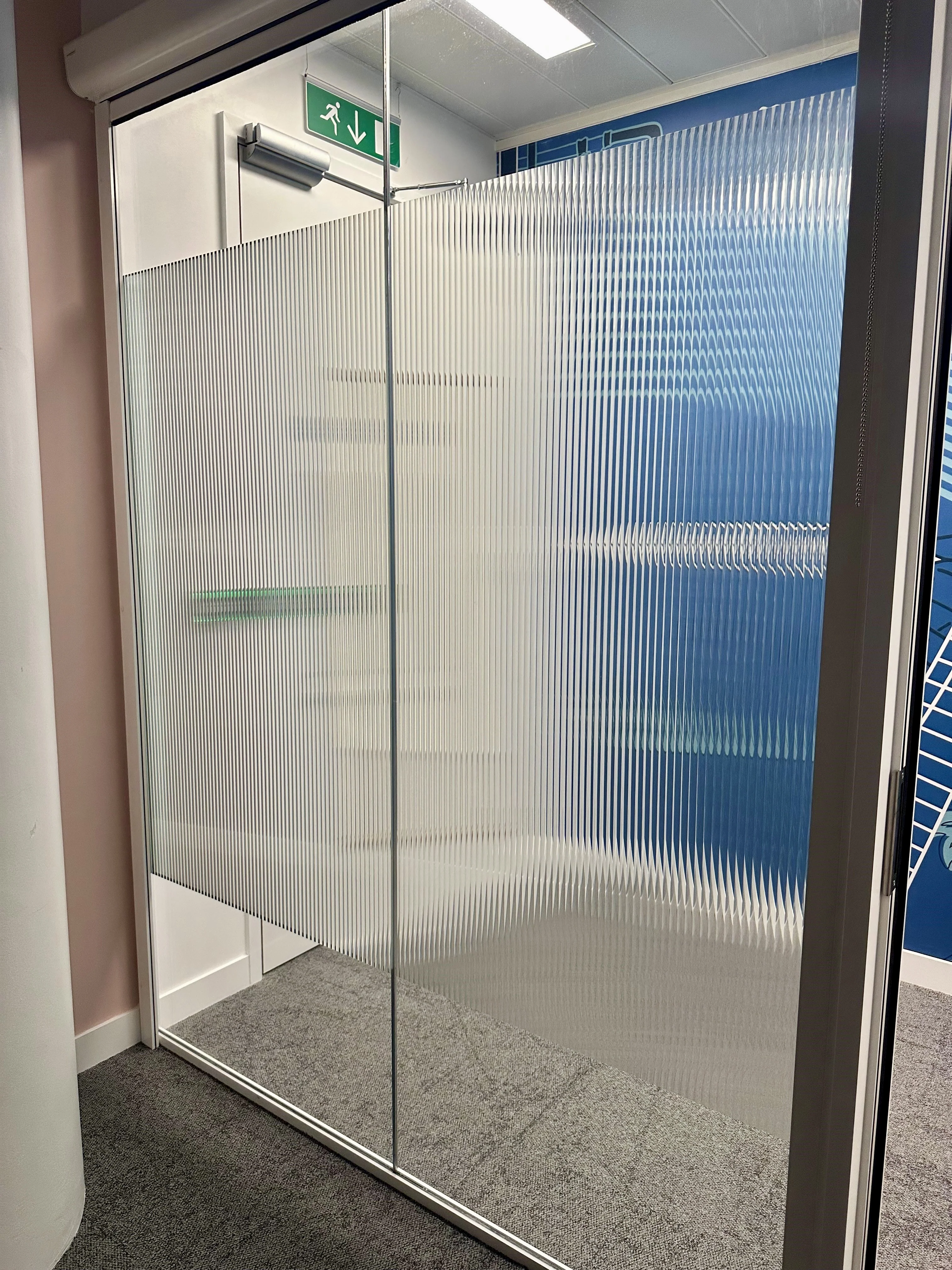 Evoke® Reeded Window Film | Full Roll | 1.5m x 30m - Image 5
