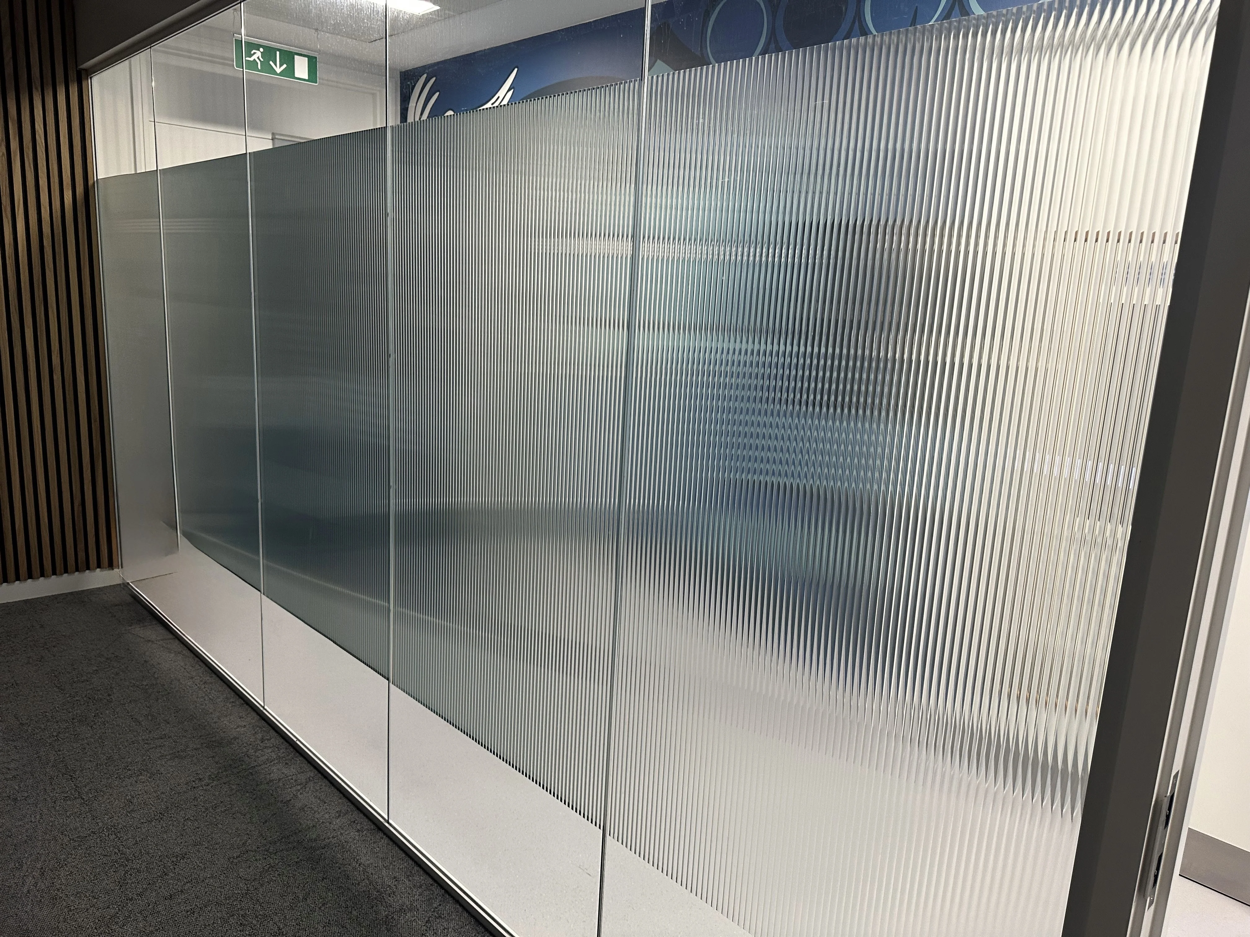 Evoke® Reeded Window Film | Full Roll | 1.5m x 30m - Image 4