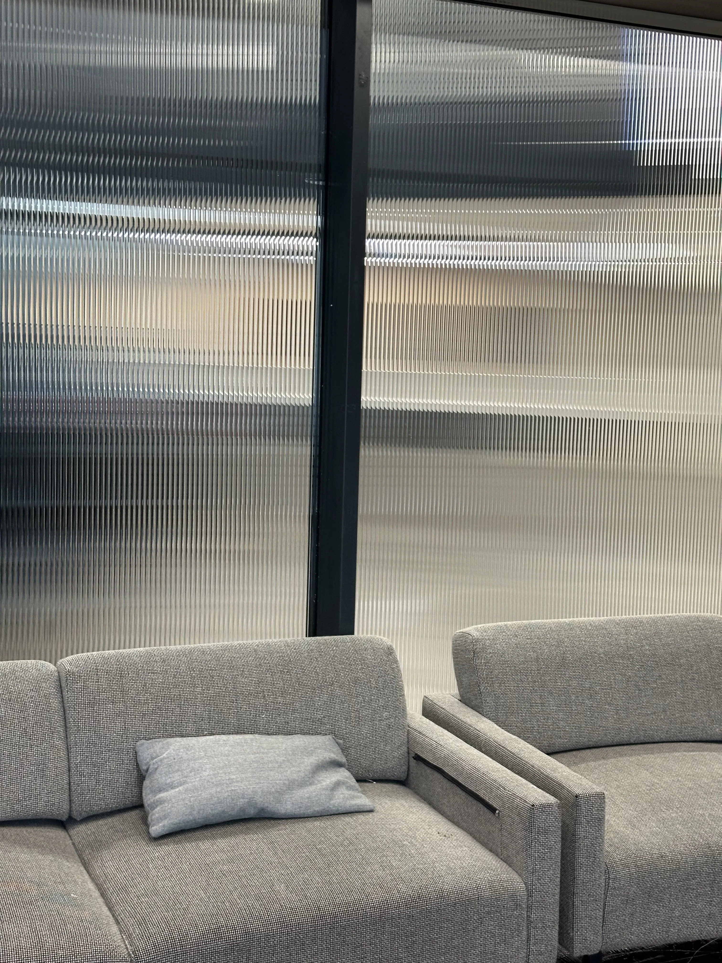 Evoke® Reeded Window Film | Full Roll | 1.5m x 30m - Image 7